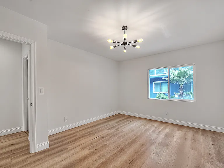 2830 S Sepulveda — Photo 24
