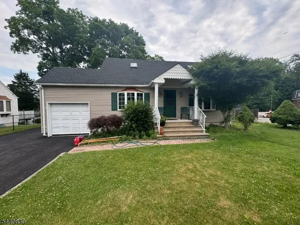 84 Roosevelt Ave, Butler Boro, NJ 07405