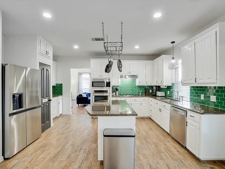 5832 Clear Creek Dr — Photo 8
