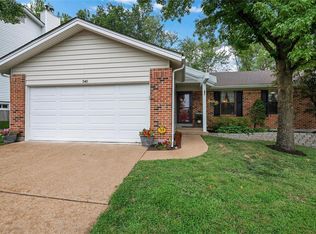 545 Rustic Valley Dr, Ballwin, MO 63021