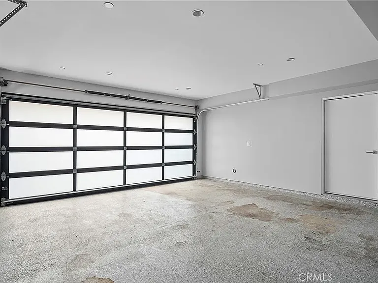 14157 Tiara St #101 — Photo 32