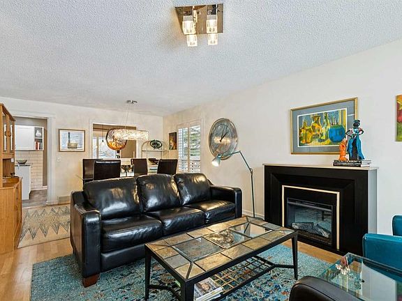 5th image of 48 W Deer Ridge Close SE