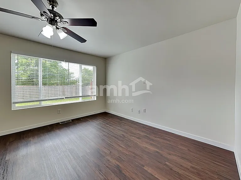 16627 Greenleaf Ave SE — Photo 5