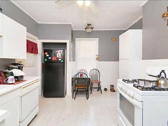 With laundry in unit