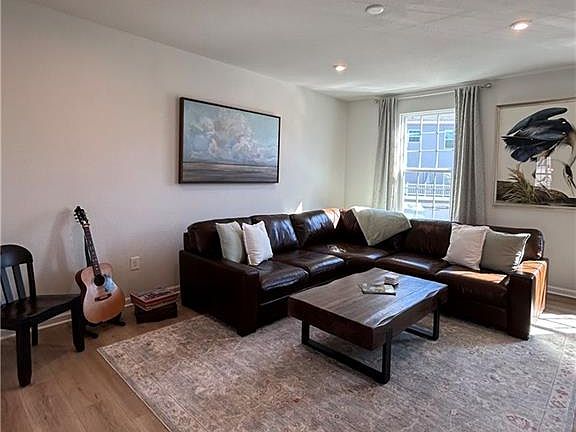2nd image of 4106 Riverside Dr