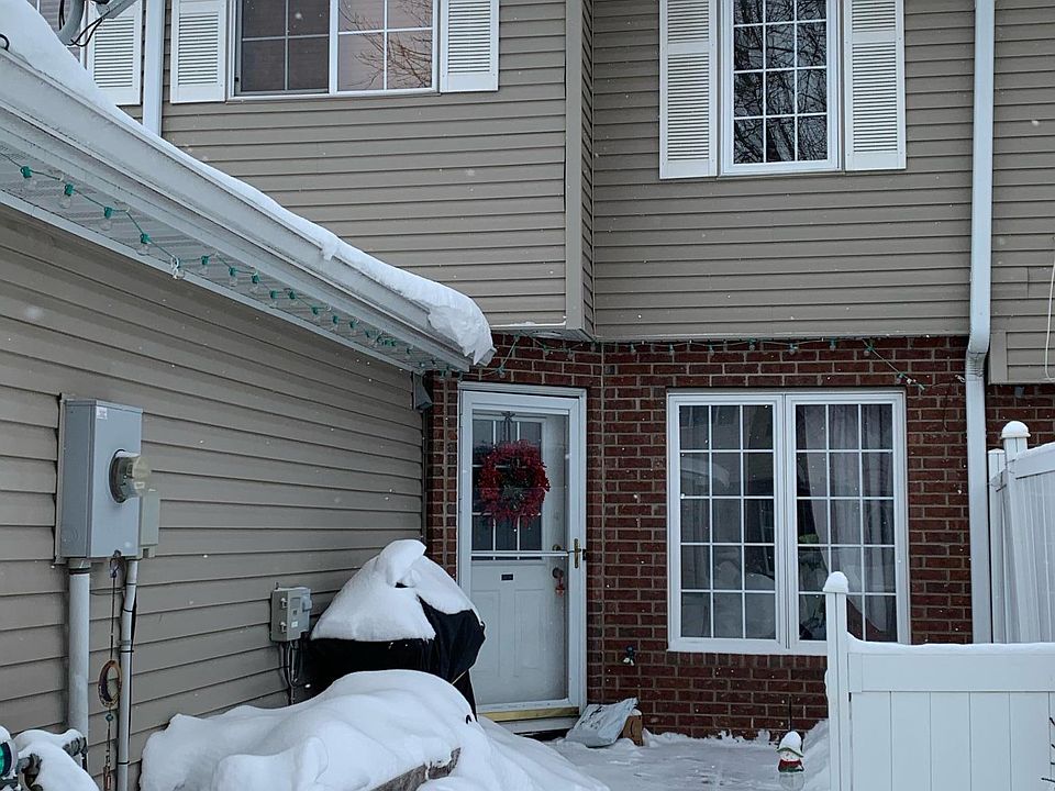 2nd image of 1219 Heather Ln
