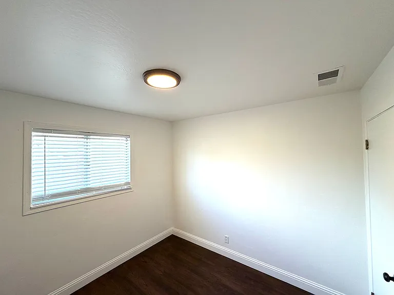 1704 Castle Ct — Photo 20