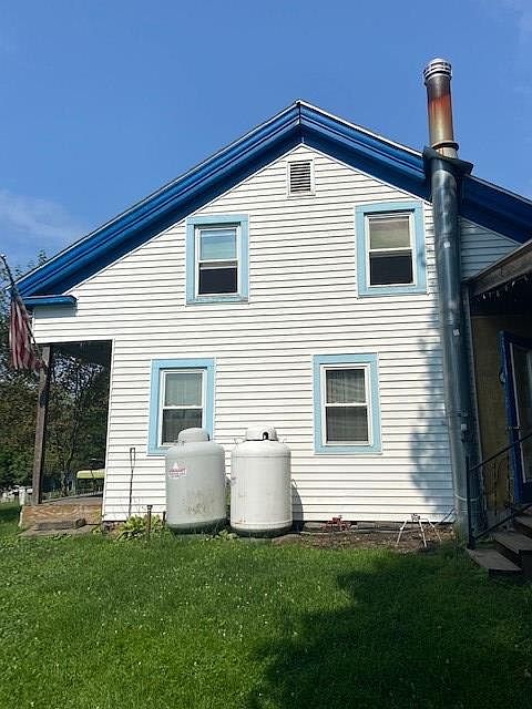 1st image of 135 Coddington Pl