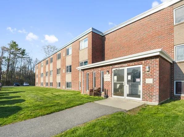 2120 Phillips Rd APT 37, New Bedford, MA 02745