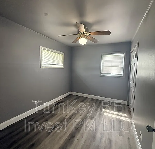 126 Nauvoo St — Photo 6