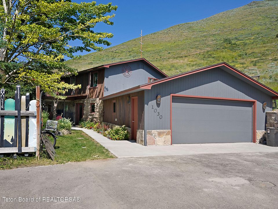 1st image of 1030 Budge Dr