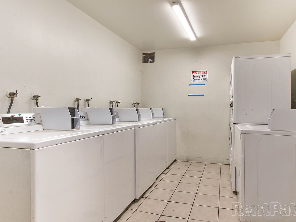 Lincoln Courtyards at 531 Glendora Avenue 443531 Glendora Ave