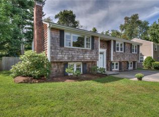 6 Arvin Ave, Barrington, RI 02806