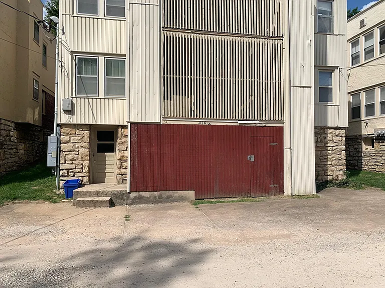 5105 Wyandotte St #2S — Photo 22