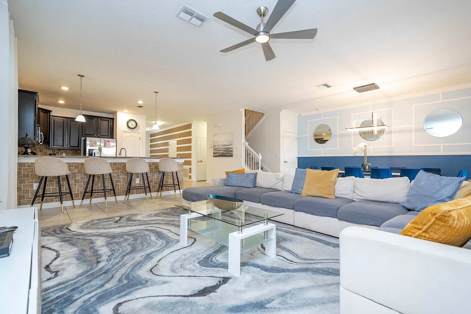 8 bed, 5.0 bath, 4811 sqft, $6,426 — Photo 1