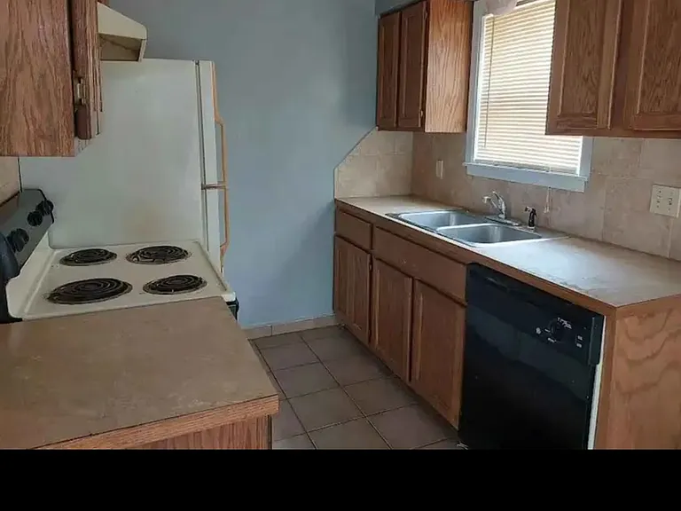 1646 S Fern St #106 — Photo 2