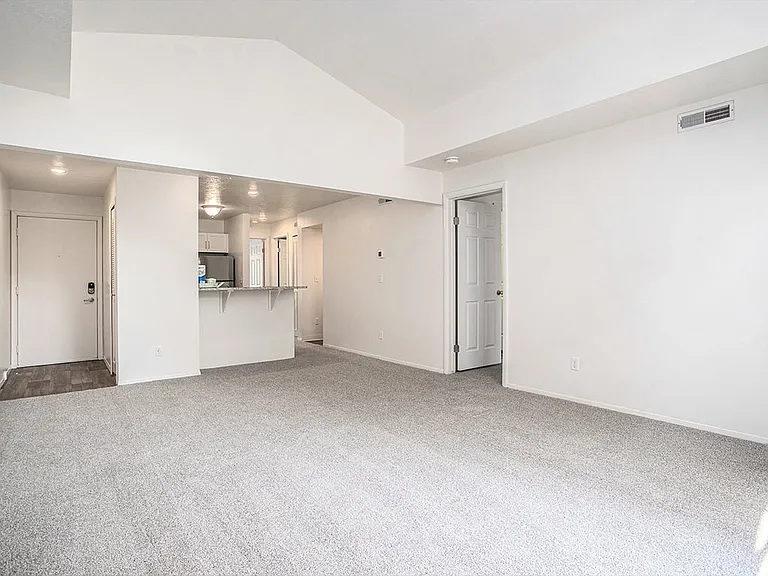 Pine Knoll Apartments — Photo 29