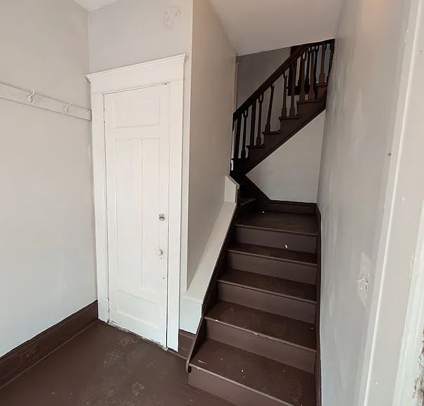 1097 Dewey Ave #B — Photo 2