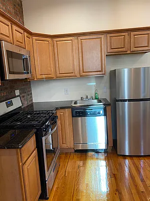 Rented by Georgine Podhorsky, LREB | media 10