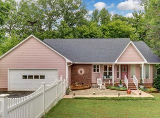 594 S Pierce St, Eden, NC 27288