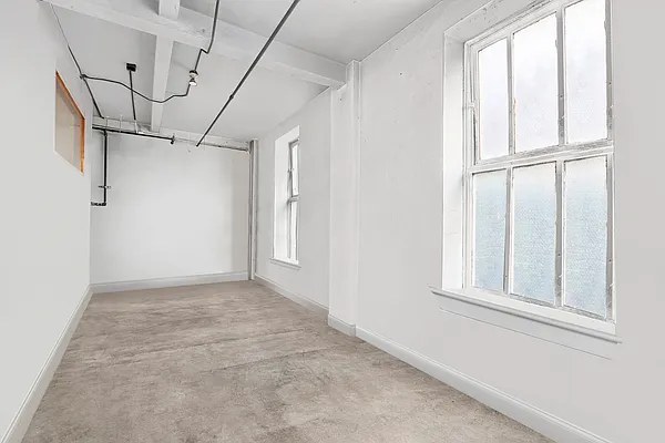Sold by Compass | media 5