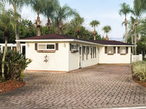 147 Plantation Dr, Titusville, FL 32780