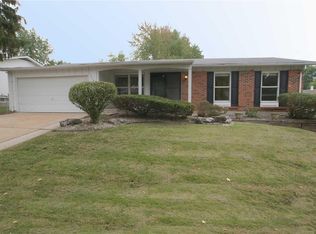 12126 La Padera Ln, Florissant, MO 63033