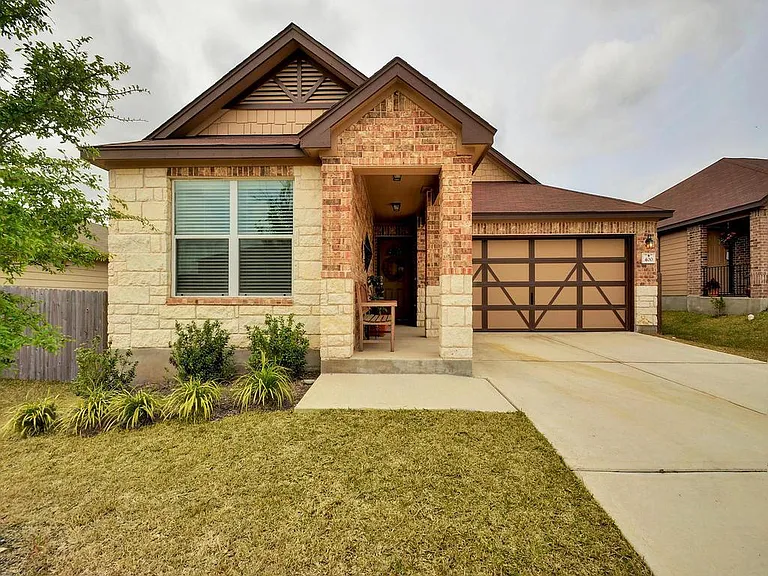 400 Gina Dr — Photo 2
