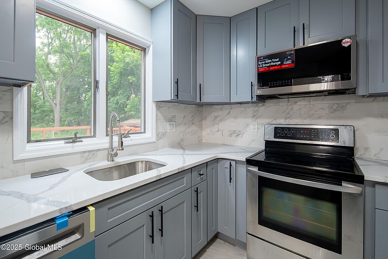 4th image of 1041 Madison Avenue