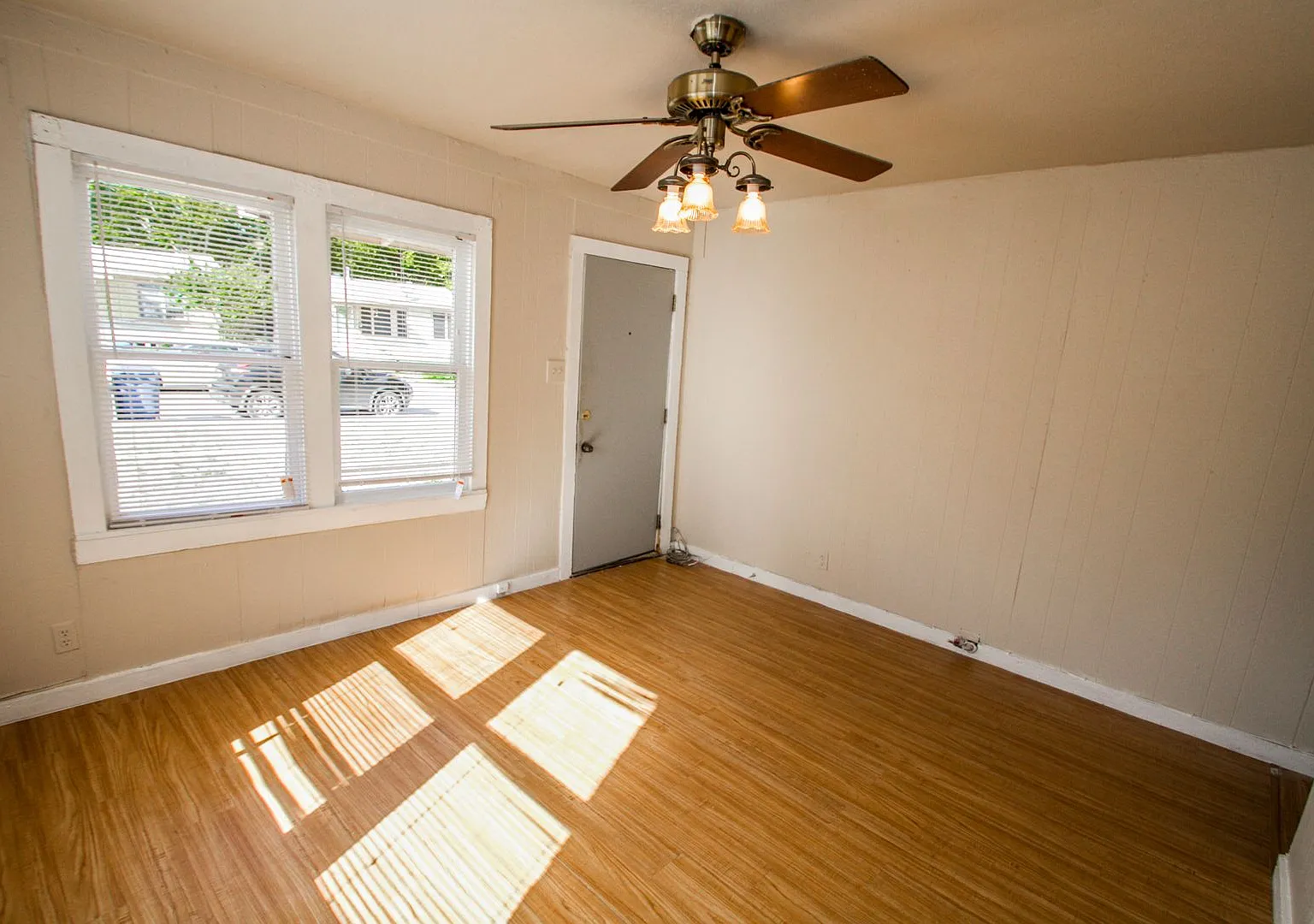 Cozy 2 Br/1 Ba Home Near At&t Center — Photo 4