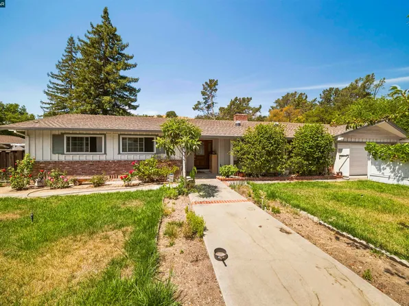 732 Moraga Rd, Moraga, CA 94556