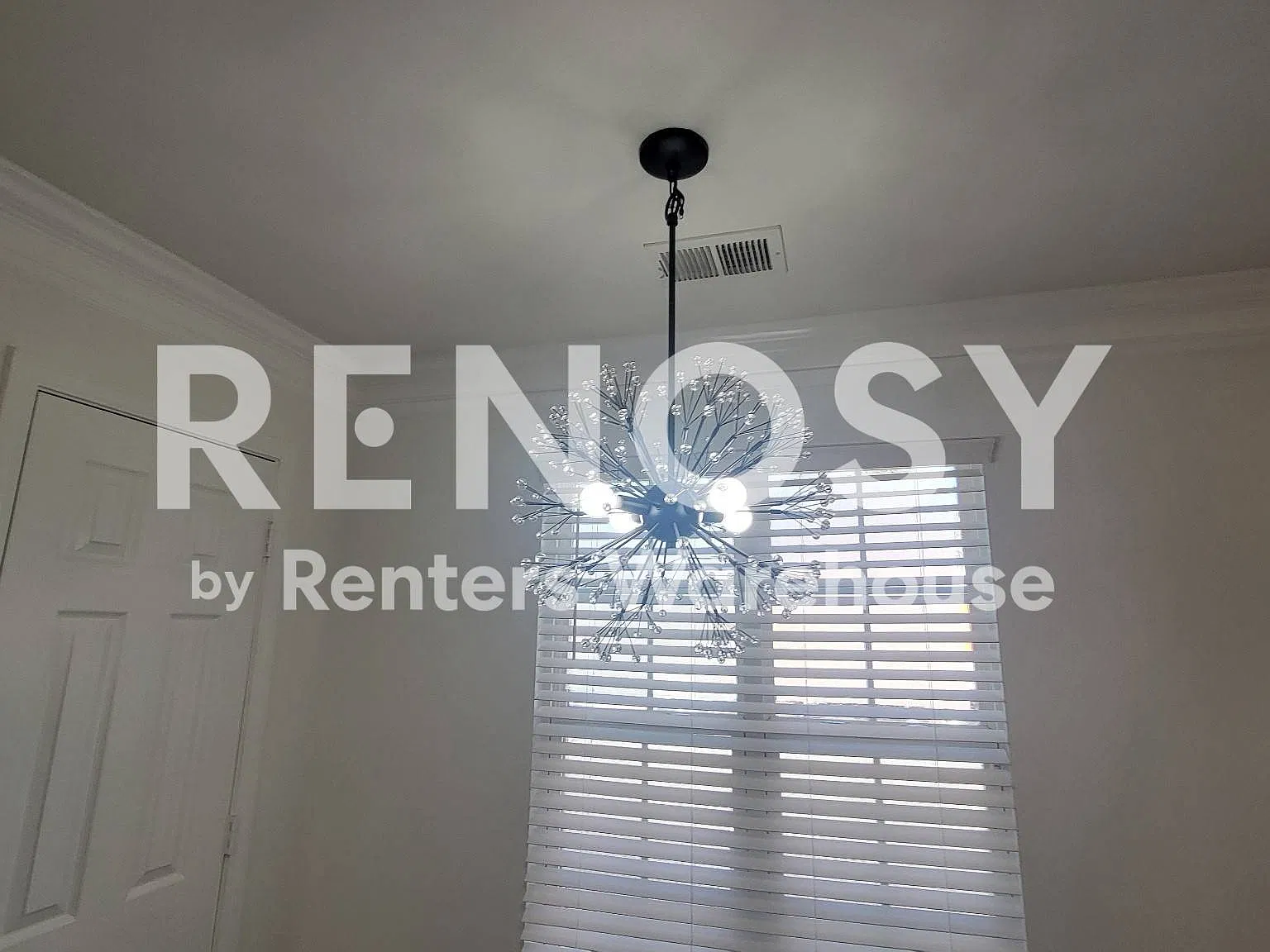 Spacious and Renovated 2 Bedroom Townhome in SW Atlanta! — Photo 3