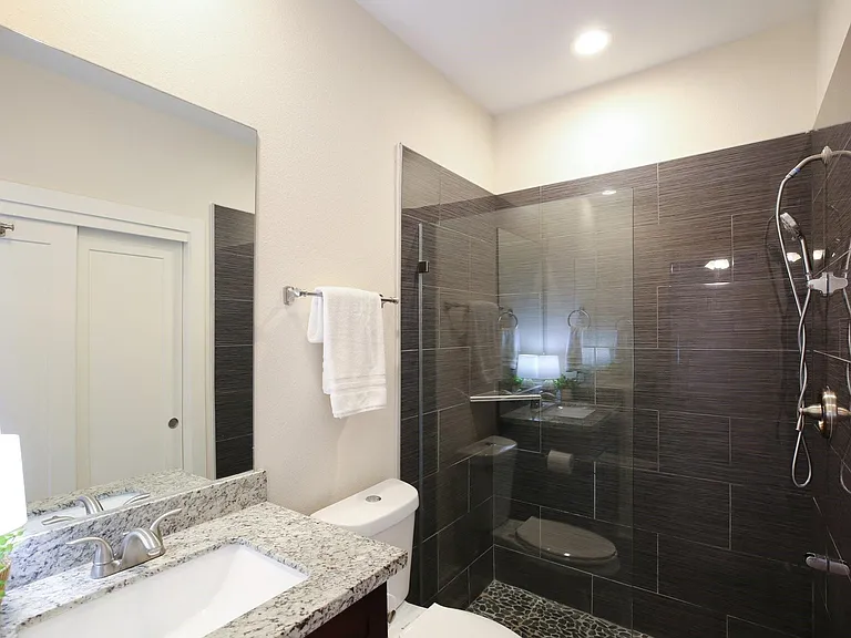 209 Burr St #C — Photo 23