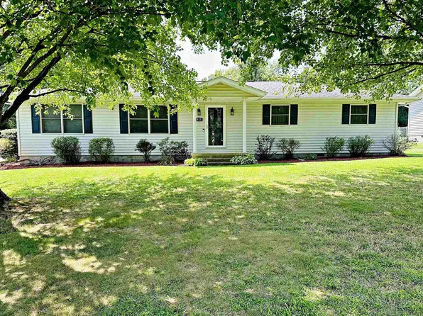 925 NW 2nd St, Washington, IN 47501