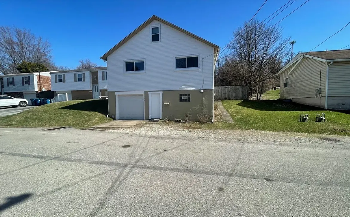 2506 Hill Street — Photo 1