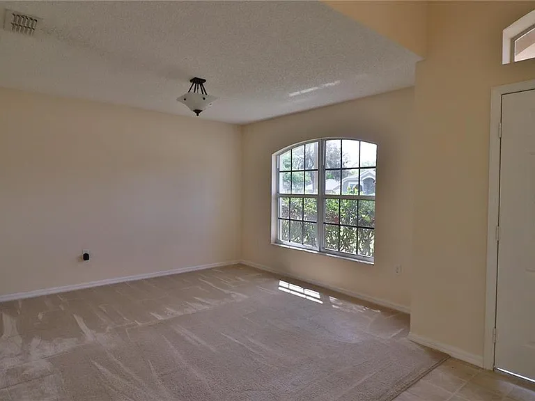 1386 Fallwood Dr — Photo 3