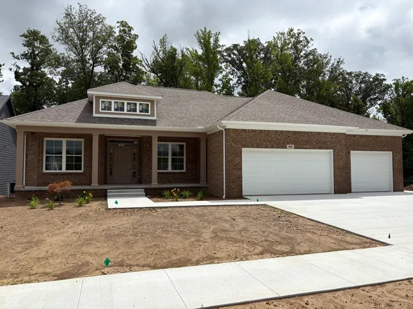 3584 Maple Ridge Dr, Columbus, IN 47201