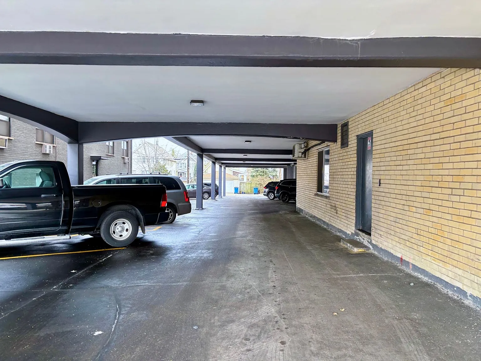 520 Rentals — Photo 3