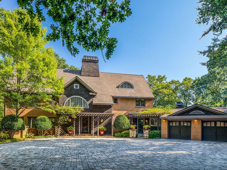 1st image of 130 Habersham Waters Ct