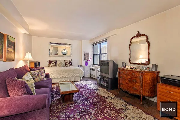 Sold by Bond New York | media 14