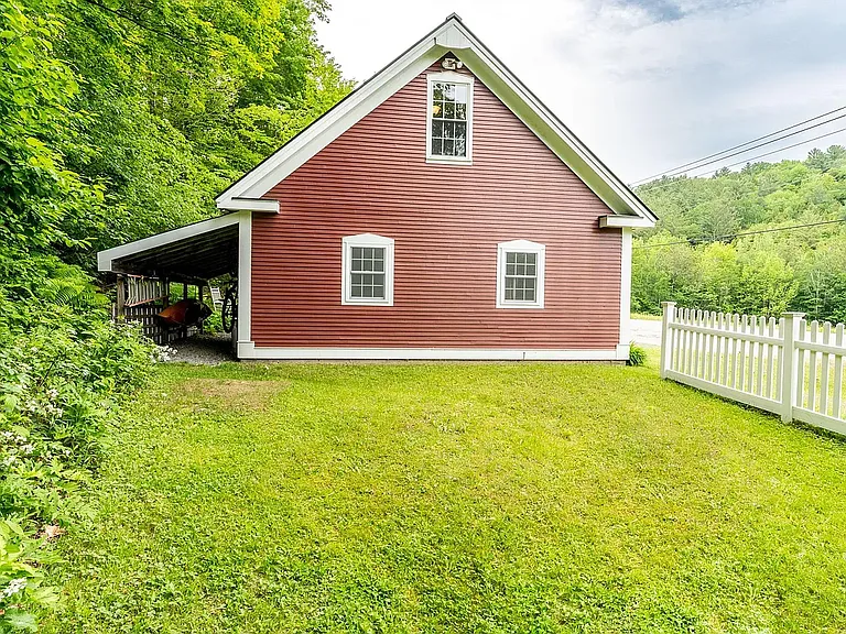 425 Nebraska Valley Rd — Photo 5