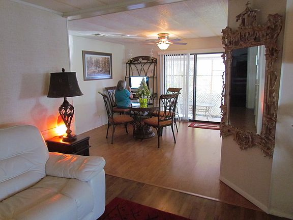 living/dining area