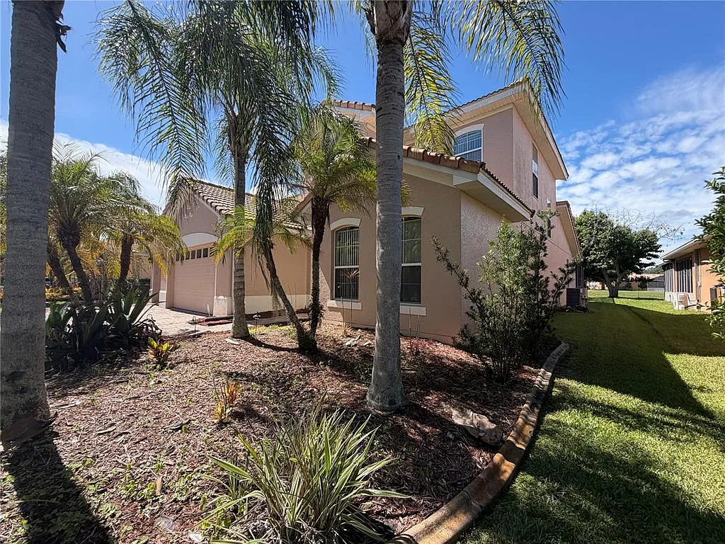 5 bed, 4.5 bath, 3651 sqft, $2,950 — Photo 2