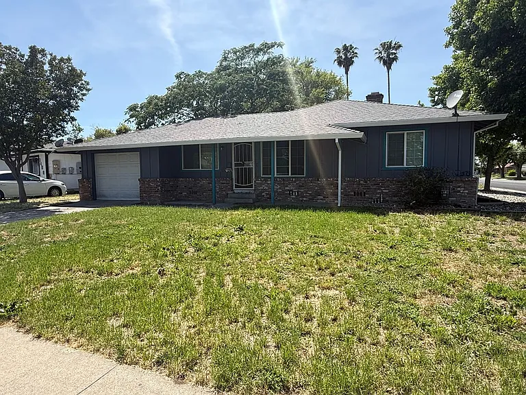 7400 Loma Verde Way — Photo 16