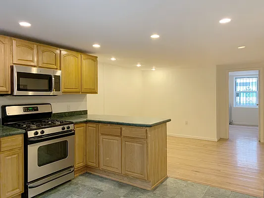 Rented by Compass | media 18