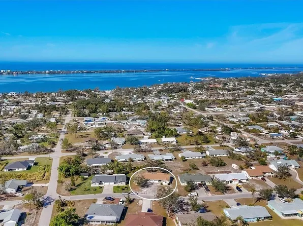 680 Harvey St, Englewood, FL 34223