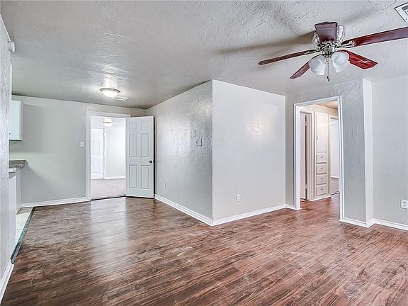 Open living /dining area! Love these floors!!