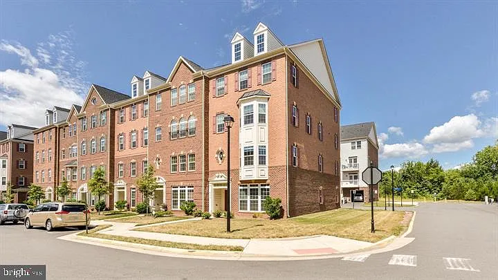 Morley Corner Condominium — Photo 2