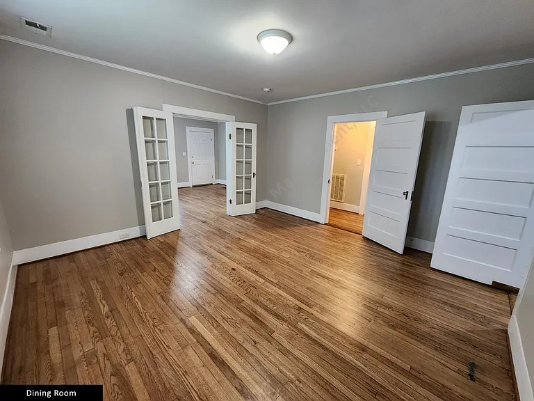 3015 Clark St — Photo 9