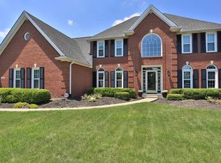 10465 Woods Edge Dr, Fishers, IN 46037